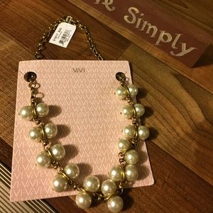 VIVI NWT necklace